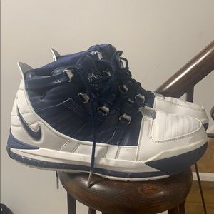 Lebron James Sneaker